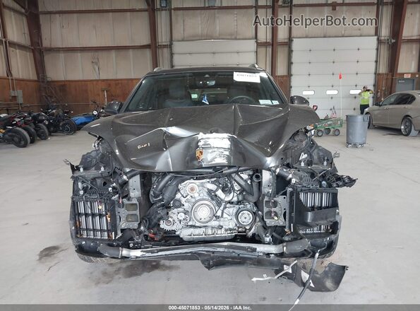 WP1AA2AY2RDA08185 2024 PORSCHE CAYENNE Gray Widok wnętrza z tyłu