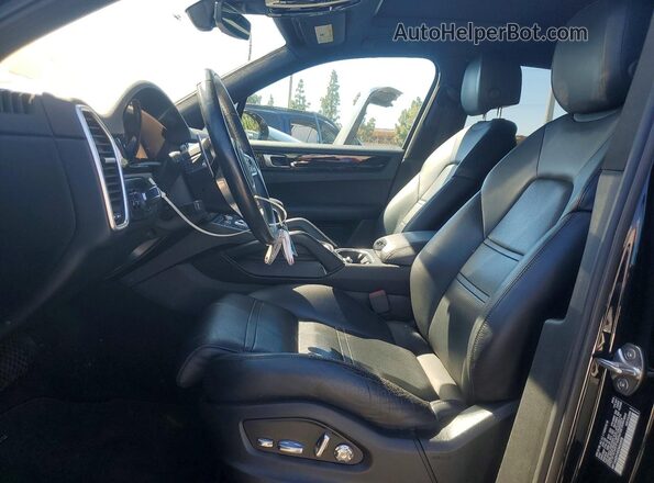 WP1AA2AY4KDA06508 2019 PORSCHE CAYENNE Black Вид салону спереду