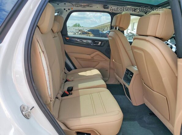 WP1AA2AY4PDA10498 2023 PORSCHE CAYENNE White Vista interior trasera