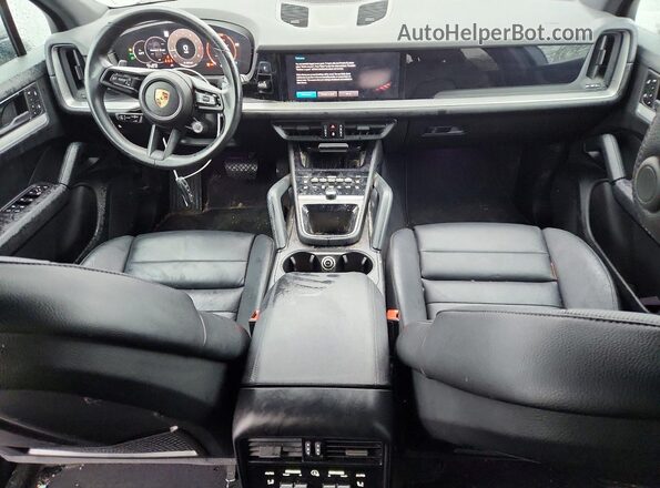 WP1AA2AY5RDA09556 2024 PORSCHE CAYENNE Gray 
