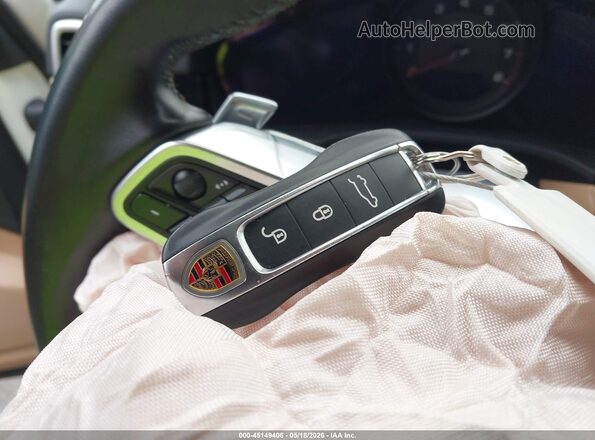 WP1AA2AY6KDA04811 2019 PORSCHE CAYENNE White Առջևի վահանակի տեսք