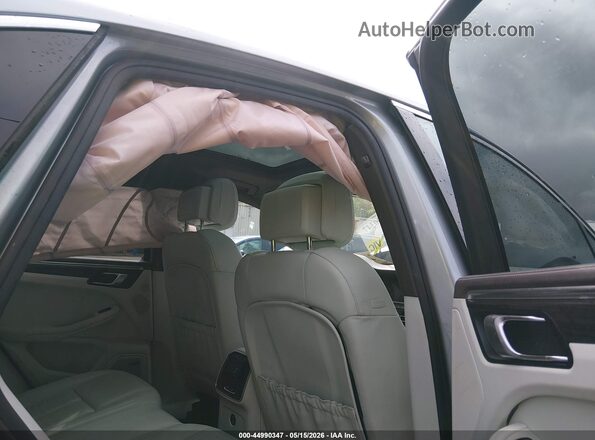 WP1AB2A51KLB32902 2019 PORSCHE MACAN Silver Widok naklejki z numerem VIN