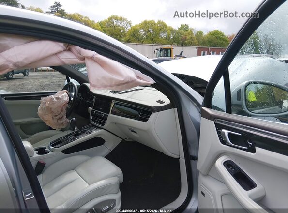 WP1AB2A51KLB32902 2019 PORSCHE MACAN Silver Widok wnętrza z przodu