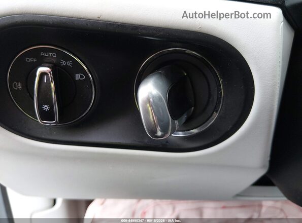 WP1AB2A51KLB32902 2019 PORSCHE MACAN Silver Widok deski rozdzielczej