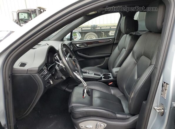 WP1AB2A55LLB32001 2020 PORSCHE MACAN Серебряный Вид салона спереди
