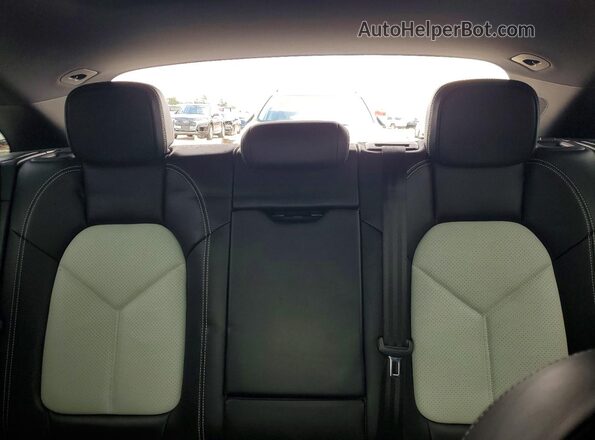 WP1AB2A58JLB33320 2018 PORSCHE MACAN White Հետևի նստատեղերի տեսք