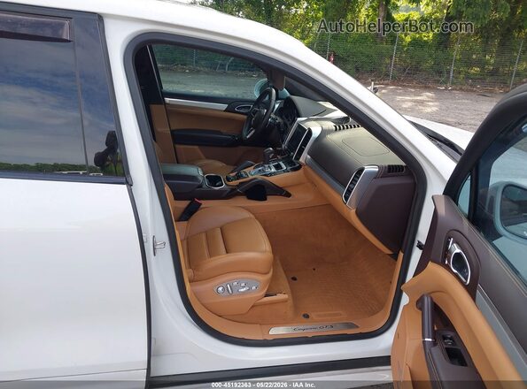 WP1AD2A2XHLA82834 2017 PORSCHE CAYENNE White Front interior view