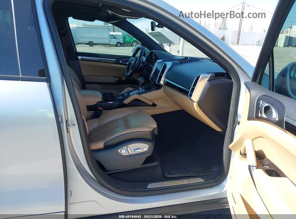 WP1AE2A29HLA74575 2017 PORSCHE CAYENNE Silver 