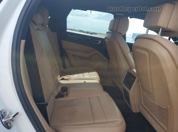 WP1AE2AY0KDA51448 2019 PORSCHE CAYENNE White უკანა სალონის ხედი