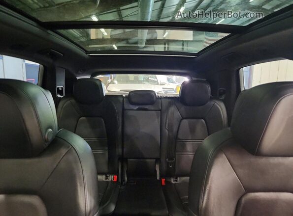 WP1AE2AY4KDA50934 2019 PORSCHE CAYENNE Black Widok tylnych siedzeń