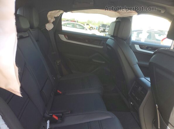 WP1BA2AY1TDA36894 2026 PORSCHE CAYENNE Red Widok wnętrza z tyłu