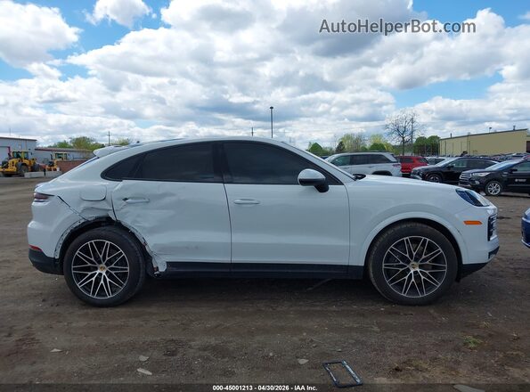 WP1BA2AY3RDA52667 2024 PORSCHE CAYENNE White Widok wnętrza z tyłu