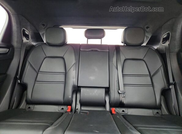 WP1BG2AY4PDA32021 2023 PORSCHE CAYENNE Silver უკანა სავარძლების ხედი