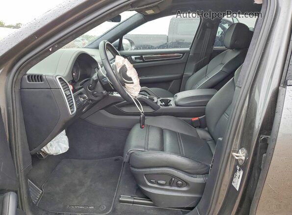 WP1BG2AY5PDA33226 2023 PORSCHE CAYENNE Серый Вид салона спереди