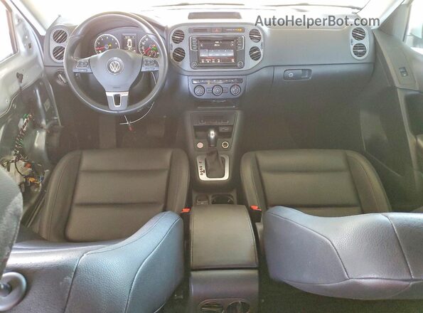 WVGAV7AX1HK001938 2017 VOLKSWAGEN TIGUAN White 