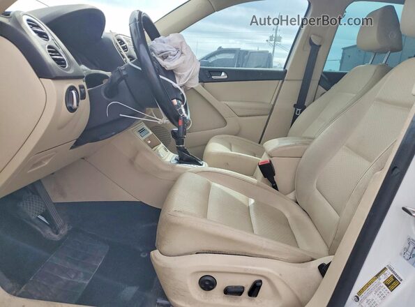 WVGAV7AX2GW540964 2016 VOLKSWAGEN TIGUAN White 