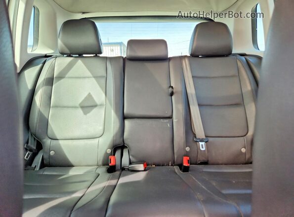 WVGAV7AX2GW563712 2016 VOLKSWAGEN TIGUAN Белый Вид задних сидений