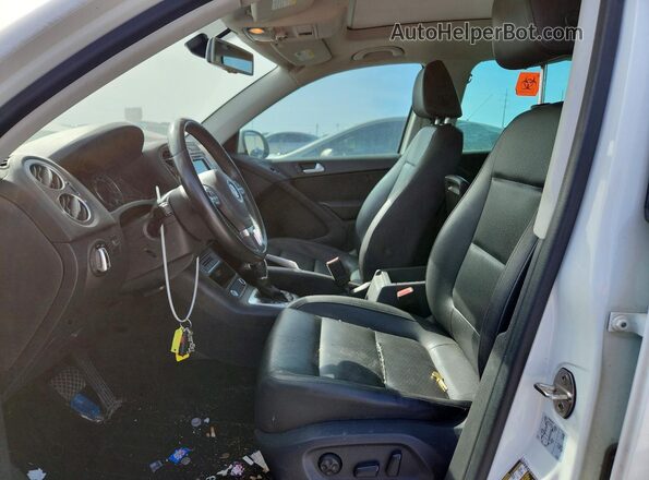 WVGAV7AX2GW563712 2016 VOLKSWAGEN TIGUAN Белый Вид салона спереди