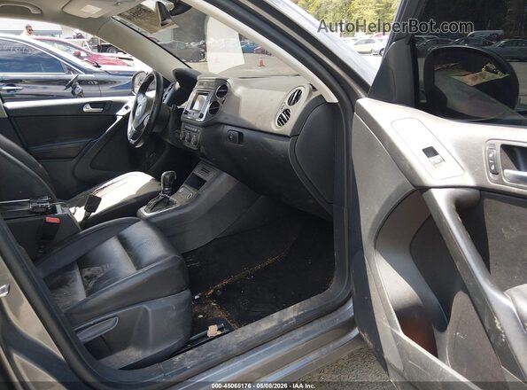 WVGAV7AX3GW558308 2016 VOLKSWAGEN TIGUAN Серый Вид салона спереди