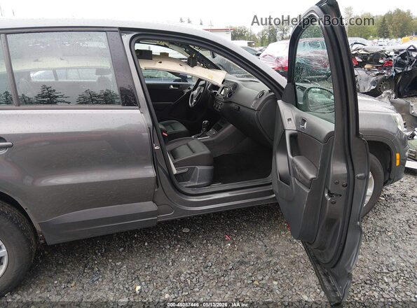 WVGAV7AX3GW565954 2016 VOLKSWAGEN TIGUAN Серый Вид салона спереди