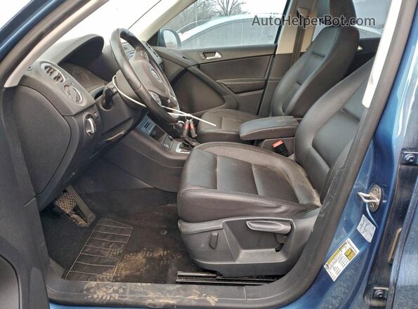 WVGAV7AX3HK024220 2017 VOLKSWAGEN TIGUAN Blue Սալոնի դիմացի տեսք