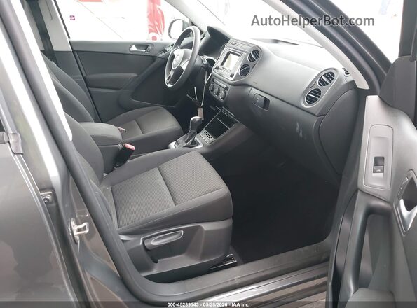 WVGAV7AX4HK044363 2017 VOLKSWAGEN TIGUAN Gray 