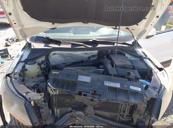 WVGAV7AX4HK044962 2017 VOLKSWAGEN TIGUAN White Rear view
