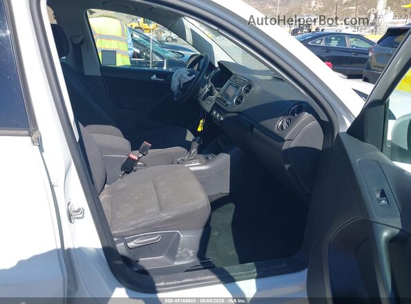 WVGAV7AX4JK005911 2018 VOLKSWAGEN TIGUAN White წინა სალონის ხედი