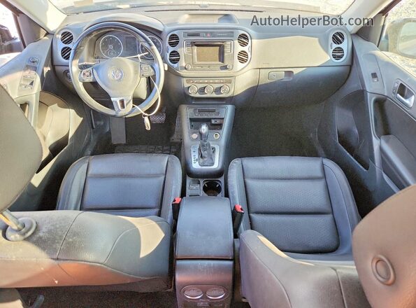 WVGAV7AX5GW555944 2016 VOLKSWAGEN TIGUAN Blue Vista del salpicadero