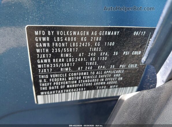WVGAV7AX7HK042591 2017 VOLKSWAGEN TIGUAN Синий Вид подкапотного пространства