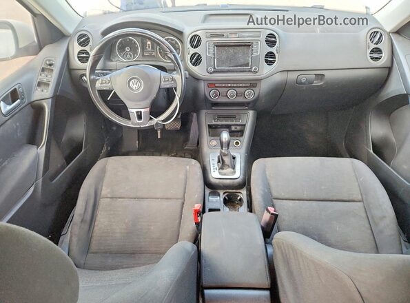 WVGAV7AX7HK046978 2017 VOLKSWAGEN TIGUAN White 