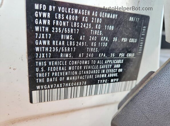 WVGAV7AX7HK046978 2017 VOLKSWAGEN TIGUAN White 
