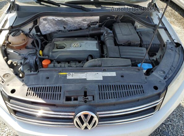 WVGAV7AX9GW502258 2016 VOLKSWAGEN TIGUAN White Widok komory silnika