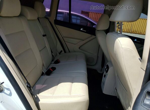WVGAV7AX9GW502258 2016 VOLKSWAGEN TIGUAN White Widok wnętrza z tyłu