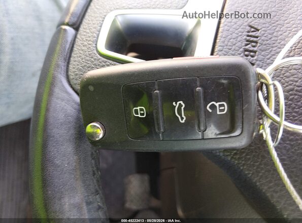 WVGAV7AX9HK055004 2017 VOLKSWAGEN TIGUAN White Вид панелі приладів