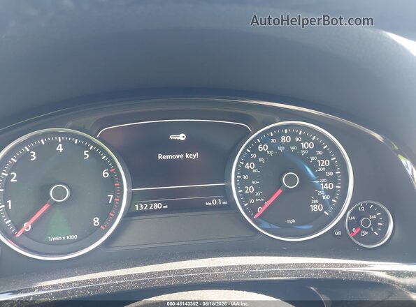 WVGEF9BP4GD008829 2016 VOLKSWAGEN TOUAREG Silver 