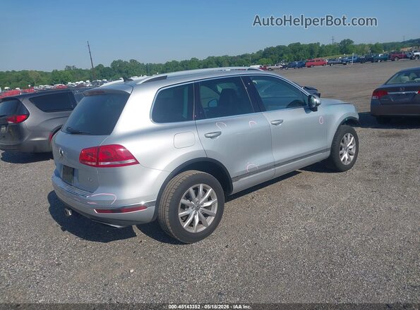 WVGEF9BP4GD008829 2016 VOLKSWAGEN TOUAREG Silver Rear right