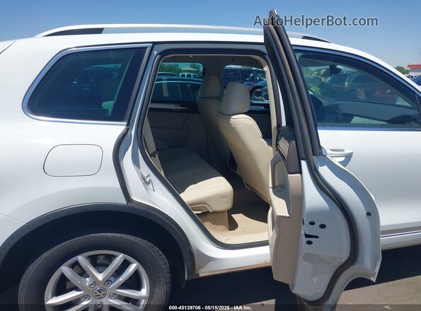 WVGEP9BP1GD005707 2016 VOLKSWAGEN TOUAREG White 