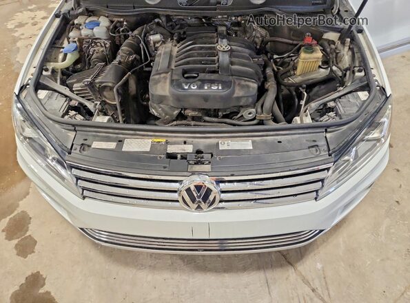 WVGGF7BP0HD002279 2017 VOLKSWAGEN TOUAREG Белый Вид подкапотного пространства