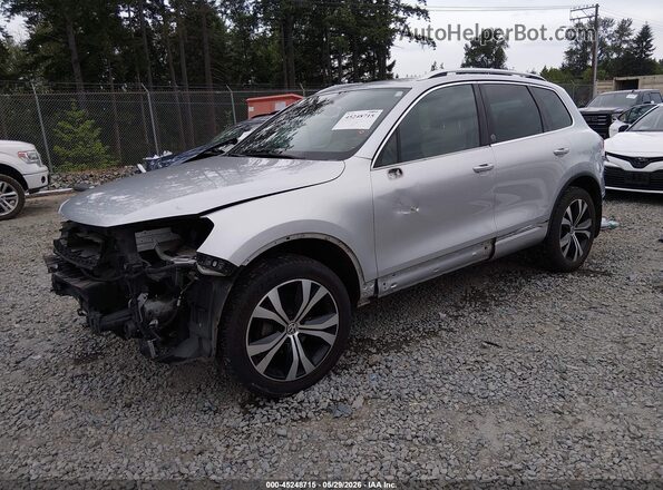 WVGRF7BP6HD001033 2017 VOLKSWAGEN TOUAREG Silver წინა მარცხენა ხედი სამი მეოთხედიდან