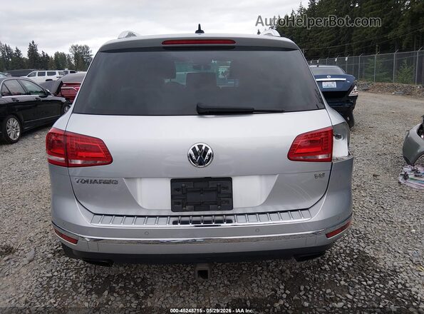 WVGRF7BP6HD001033 2017 VOLKSWAGEN TOUAREG Silver 
