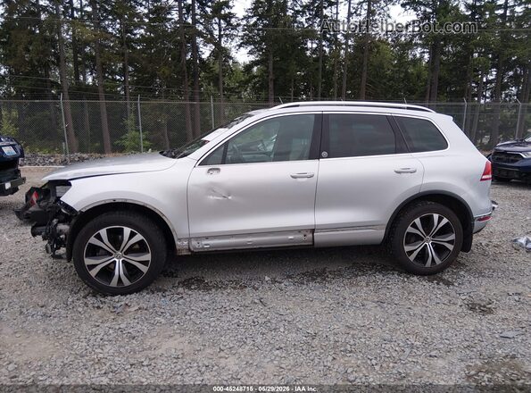 WVGRF7BP6HD001033 2017 VOLKSWAGEN TOUAREG Silver 