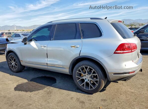 WVGRF7BP7HD004488 2017 VOLKSWAGEN TOUAREG Серебряный Задняя левая четверть