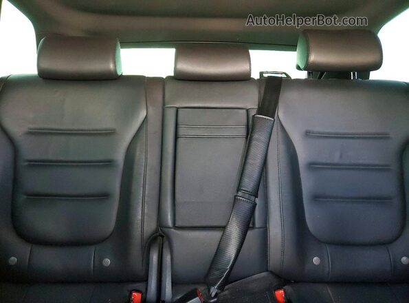 WVGRF7BP7HD004488 2017 VOLKSWAGEN TOUAREG Серебряный Вид задних сидений