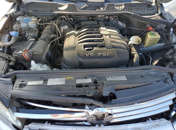 WVGRF7BP7HD004488 2017 VOLKSWAGEN TOUAREG Серебряный Вид подкапотного пространства