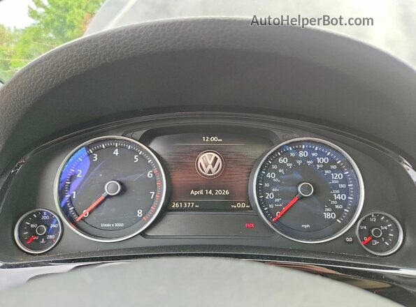 WVGRF7BP9HD000586 2017 VOLKSWAGEN TOUAREG Black Widok zestawu wskaźników