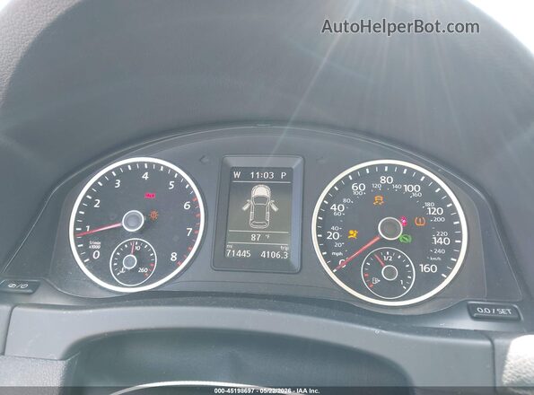 WVGRV7AX8HK003205 2017 VOLKSWAGEN TIGUAN White Հետևի նստատեղերի տեսք