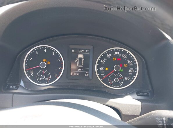 WVGSV7AX9HK007930 2017 VOLKSWAGEN TIGUAN Silver უკანა სავარძლების ხედი