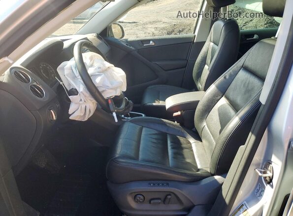 WVGUV7AX2HW509633 2017 VOLKSWAGEN TIGUAN Silver Vista interior delantera