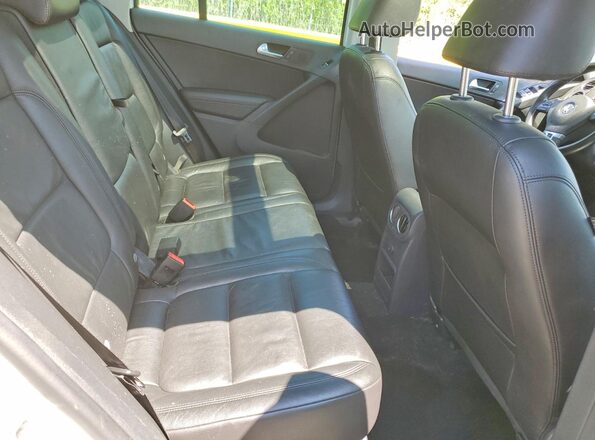 WVGUV7AX6HW507206 2017 VOLKSWAGEN TIGUAN White უკანა სალონის ხედი